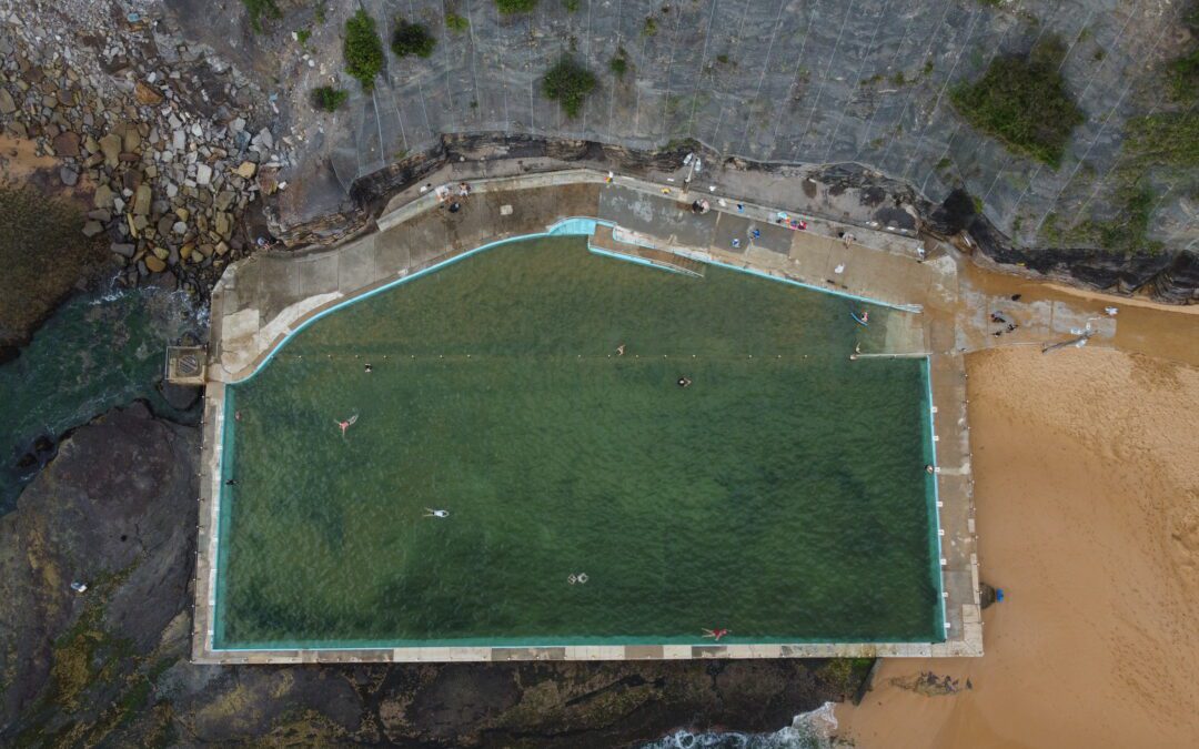 Bilgola Beach Pool and trying to hold up the earth